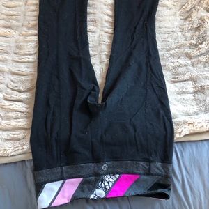 Black lululemon yoga pants